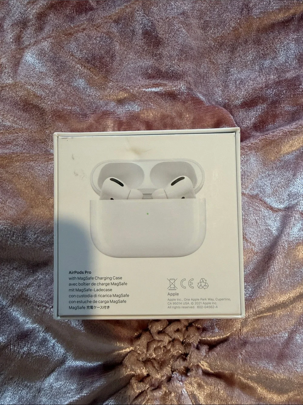 Apple AirPods Pro with MagSafe Charging Case